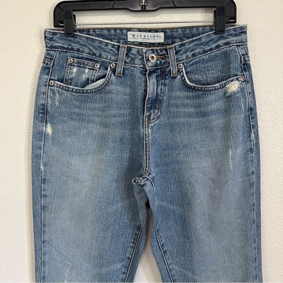 Maurices 5/6 women’s low rise flare jeans - Picture 7 of 11